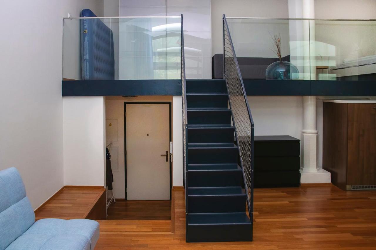 Modern Apartment With Terrace And Air Conditioning Prag Dış mekan fotoğraf