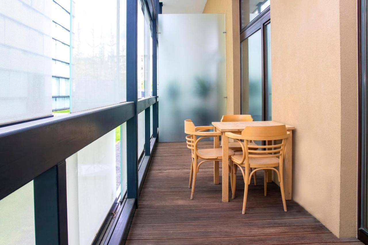 Modern Apartment With Terrace And Air Conditioning Prag Dış mekan fotoğraf