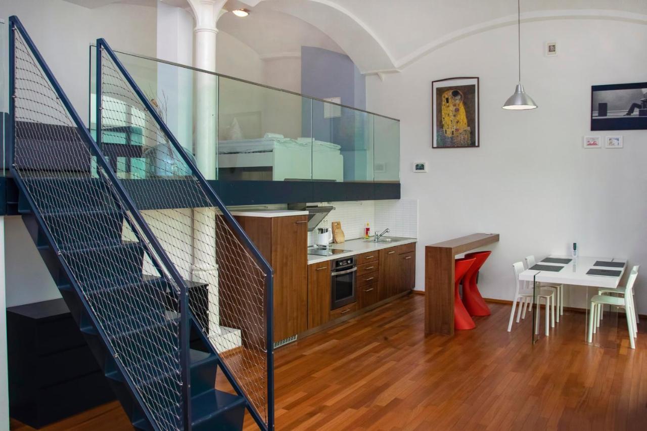 Modern Apartment With Terrace And Air Conditioning Prag Dış mekan fotoğraf